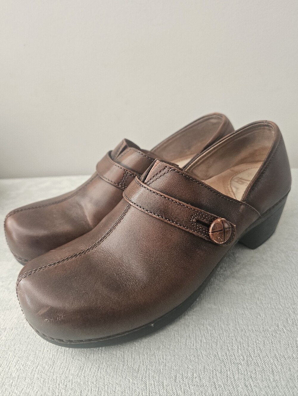 DANSKO Solstice Brown Leather Button Strap Slip on Womens Clog Shoes